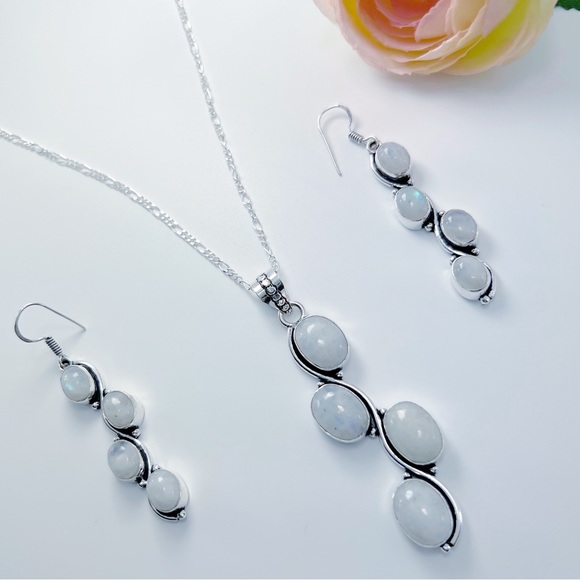 Jewelry - Moonstone Pendant Necklace and Earrings Set Silver New. 18” Figaro Chain